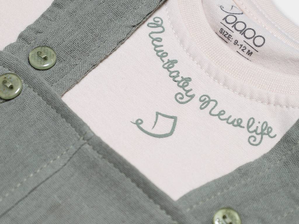 تیشرت و شلوارک پیشبندی موسلین نوزادی پسرانه رنگ سبز و کرم مدل ramtin پاپو papo