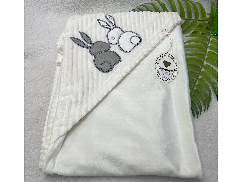 پتو کلاهدار کبریتی نوزادی طرح دو خرگوش caramall