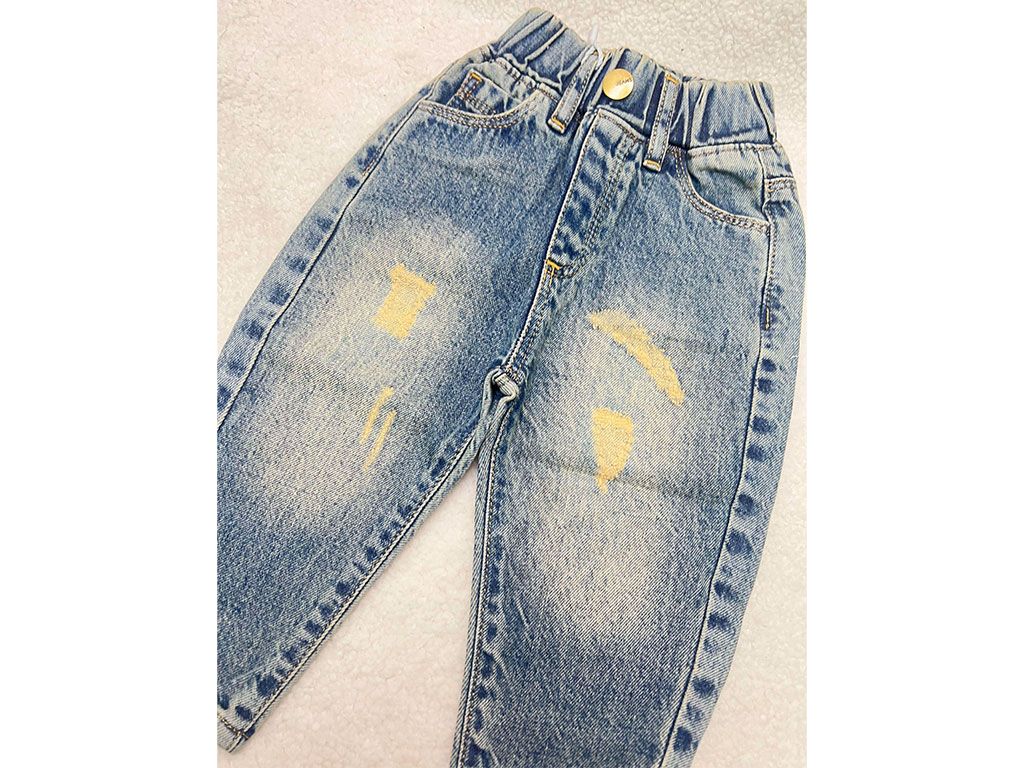 شلوار جین کمرکش مام فیت رنگ آبی گازوئیلی طرح زاپ دار