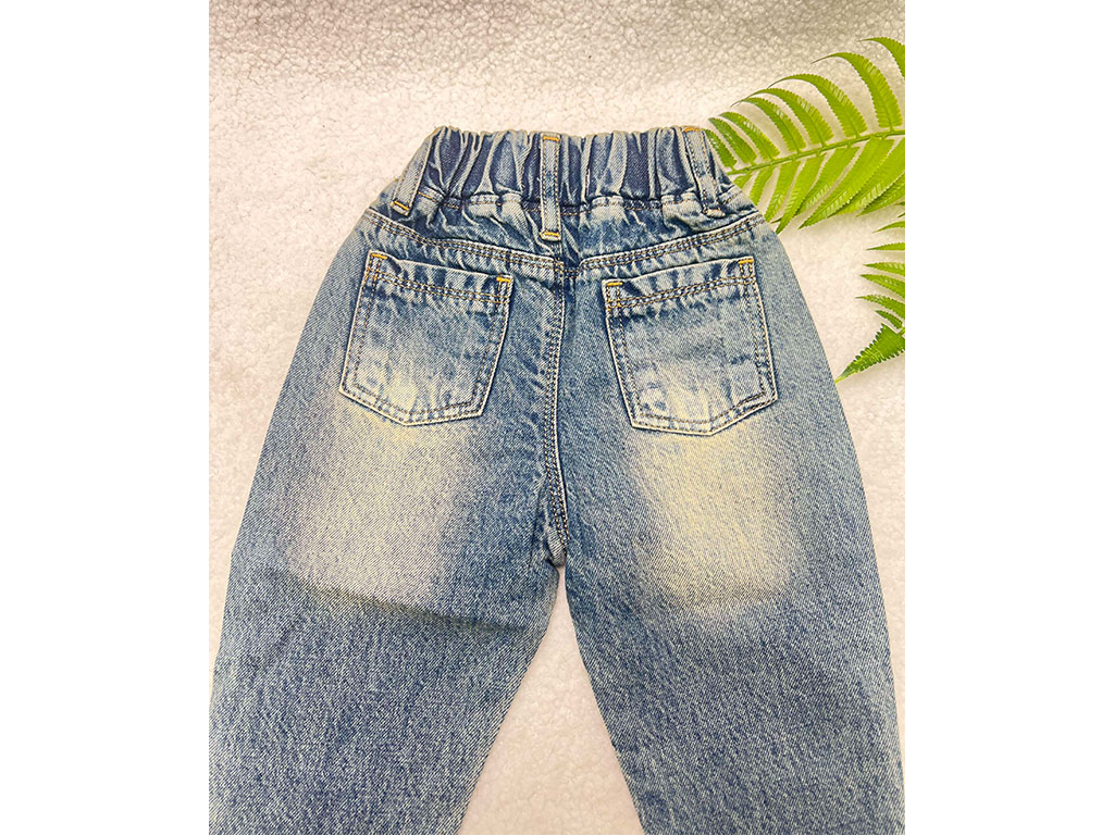 شلوار جین کمرکش مام فیت رنگ آبی گازوئیلی طرح زاپ دار