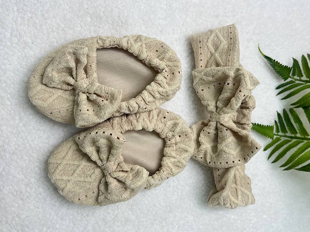 ست پاپوش جورابی و هدبند نوزادی طرح پاپیون سایز 3