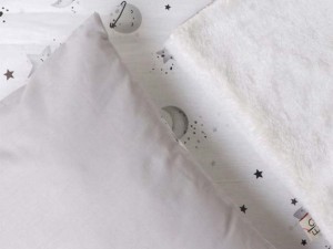 سرویس خواب دم دستی مسافرتی نوزادی مجموعه 3 عددی تشک، لحاف و بالشت با بسته بندی کیفی طرح  کهکشان طوسی الا ELA