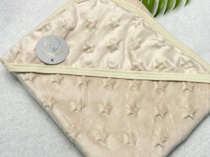 پتو نوزادی کلاه دار یک رو مخمل و یک رو آستر نخ پنبه تیک مک tikmak