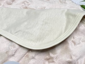 پتو نوزادی کلاه دار یک رو مخمل و یک رو آستر نخ پنبه تیک مک tikmak