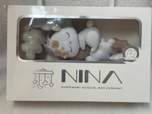 آویز موزیکال و چرخشی بالای تخت نوزاد نمدی NINA