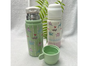 فلاسک استیل درب لیوان دار حجم 550 میلی لیتر دارای بند دستی DIYI