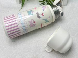 فلاسک استیل درب لیوان دار حجم 550 میلی لیتر دارای بند دستی DIYI