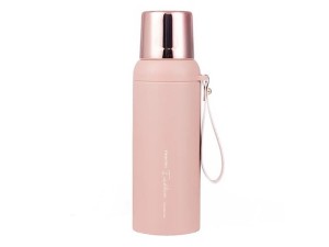 فلاسک استیل دکمه فشاری حجم 600 میلی لیتر دارای  بندد چرمی pinkah