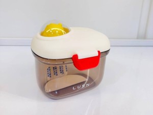 انبار ذخیره شیر خشک پیمانه دار شفاف 500 میلی لیتر  نوزادی از برند  LUSN