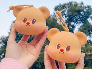 قاب پستانک تمام سیلیکونی زیپی و  آویز دار طرح تدی butterbear