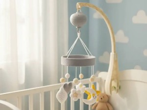 آویز موزیکال و چرخشی بالای تخت نوزاد باطری خور  QICHUNYING TOYS