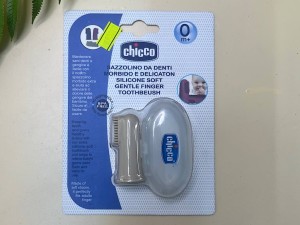 مسواک انگشتی نوزادی سیلیکونی قابدار چیکو chicco