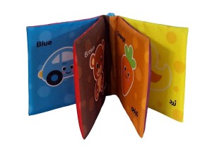 کتاب پارچه ای چهار عددی نوزادی با موضوع سیاه و سفید و حیوانات و رنگها و میوه ها از برند باوان