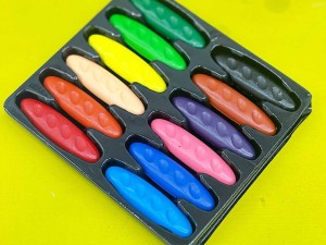 مداد شمعی جادویی بادومی 12 رنگ CRAYONS