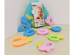 ست جغجغه و دندانگیر  نوزادی با طرح حیوانات و میوه ها  8 عددی  little tin lok