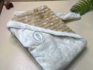 پتو کلاهدار کبریتی پولیشی نوزادی caramall