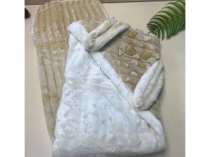 پتو کلاهدار کبریتی پولیشی نوزادی caramall