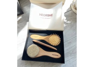 ست شانه و برس چوبی 3 عددی نوزادی هی اور شی heorshe
