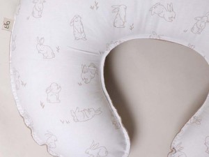 بالشت چند منظوره شیردهی نوزاد طرح خرگوش خطی نسکافه ای الا ELA