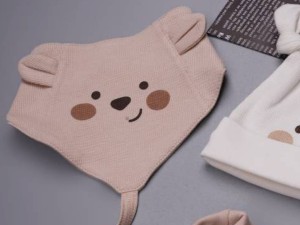 پیشبند دستمال گردنی دارای بند پستانک  نوزادی طرح cubbie نی نی سان  nini sun