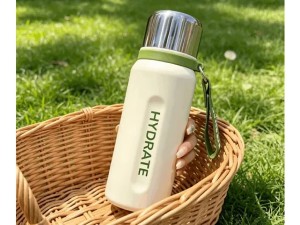 فلاسک استیل حجم 500 میلی لیتر  HYDRATE به همراه توری صافی و بند دستی
