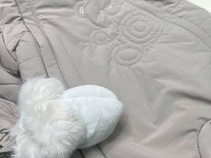 کاپشن سرهمی (اورال) به همراه پاپوش و دستکش  طرح تدی طوسی رنگ نوزادی دانالو Danaloo