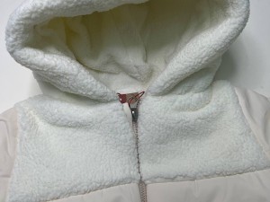 کاپشن کلاهدار تو کرکی نوزادی  کرم رنگ طرح TIANA پاپو papo