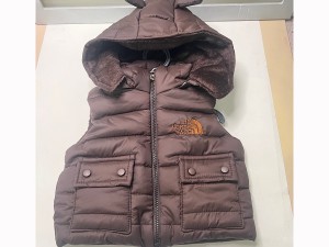 پافر کلاهدار و جیب دار قهوه ای سوخته رنگ zr