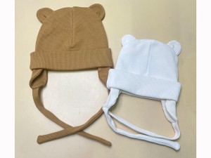 کلاه کبریتی گوش دار و بند دار گرد نوزادی  دارای رنگبندی