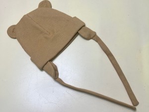 کلاه کبریتی گوش دار و بند دار گرد نوزادی  دارای رنگبندی