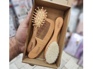 ست شانه و برس چوبی بیضی شکل نوزادی دکتر براون dr brown