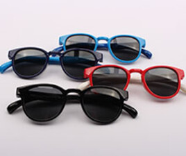 عینک آفتابی (6-3 سال)