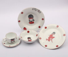 سرویس غذاخوری 5 تکه دختر کفشدوزکی