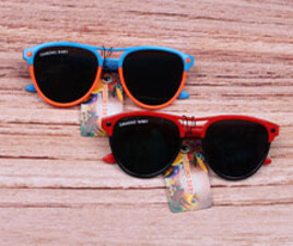 عینک آفتابی (8-4 سال)