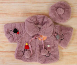 کاپشن طرح شنل و کلاه fashion