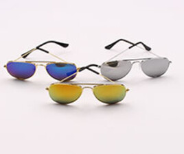 عینک آفتابی (7-4 سال)