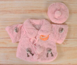 کاپشن طرح شنل و کلاه fashion