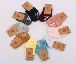 جوراب نوزادی استپ دار(3-0 ماه)