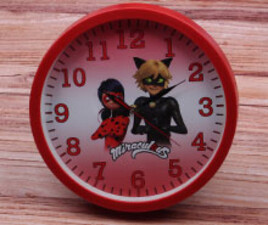 ساعت دیواری دختر کفشدوزکی