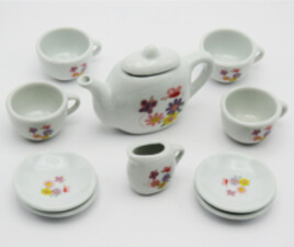 اسباب بازی سرویس چایخوری چینی قدیمی