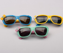 عینک آفتابی(7-4 سال)