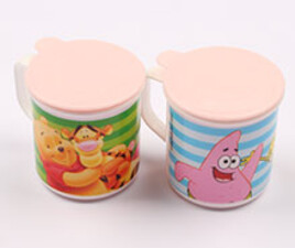 لیوان دسته دار