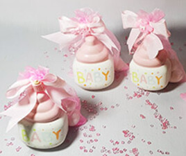 گیفت نوزادی شیشه شیر