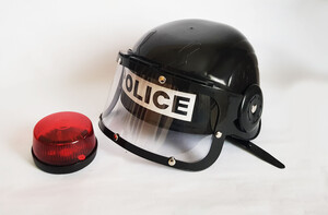 کلاه پلیس همراه با آژیر