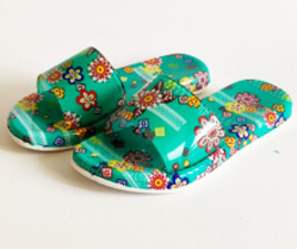 دمپایی گل دار سبز