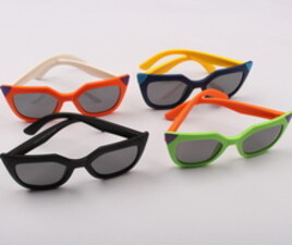 عینک آفتابی (4 سال به بالا)