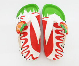 دمپایی بچه گانه لاانگشتی ( توت فرنگی)