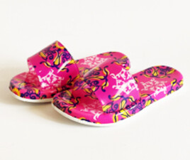 دمپایی طرح دار صورتی