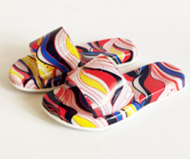 دمپایی نقش دار قرمز