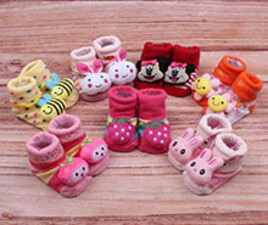 جوراب عروسکی استپ دار (6-3 ماه)